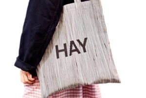 HAY(ヘイ)のトートバッグはどこで売ってる？なぜ人気？